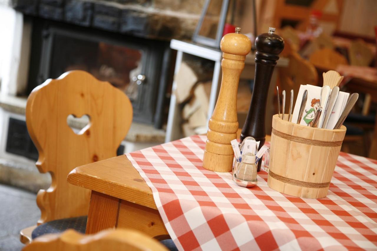 Suedtiroler Stubn Cafe Und Restaurant Διαμέρισμα Άρνσταντ Εξωτερικό φωτογραφία